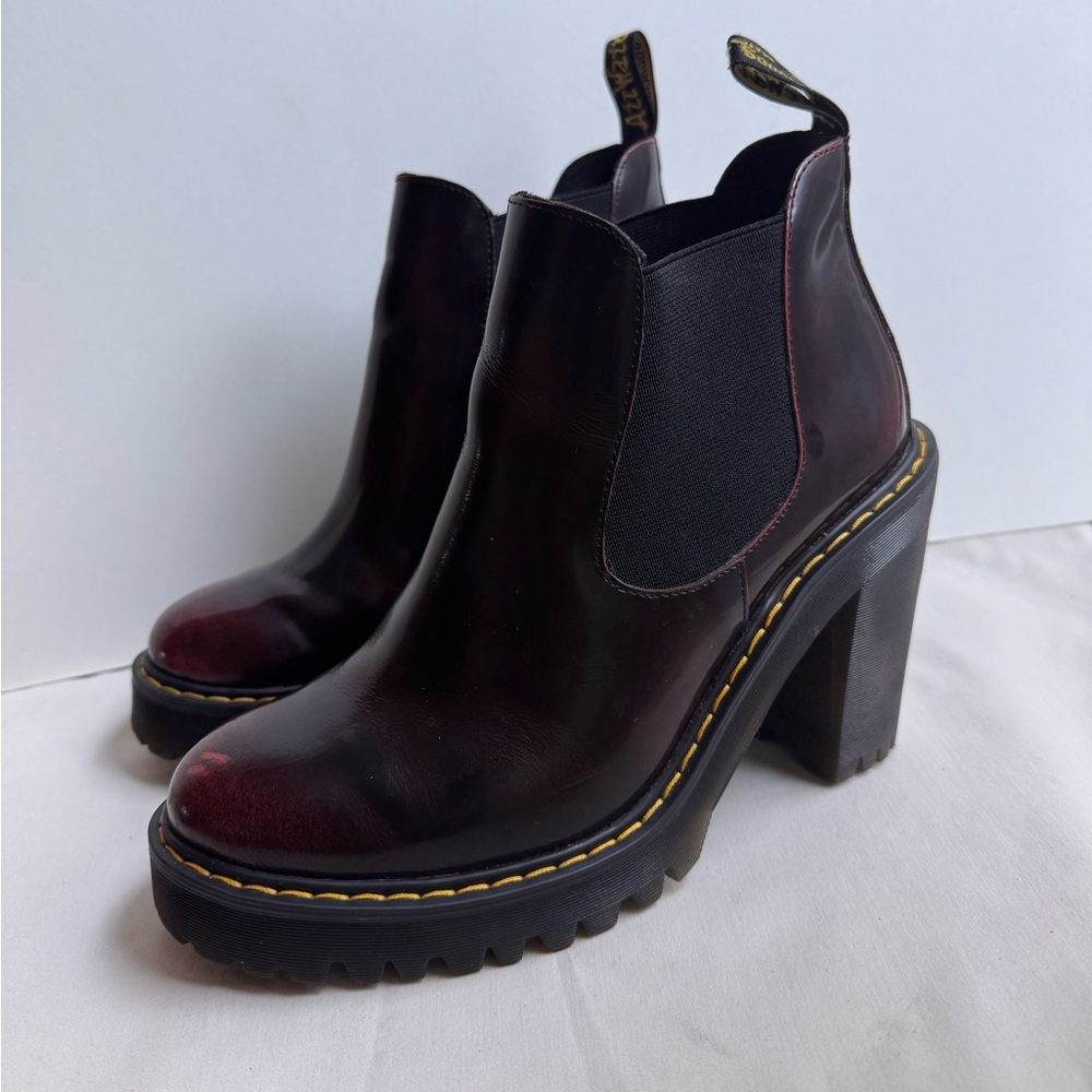 👀🍒 Dr. Martens Hurston Heeled Chelsea Boots in two-tone Cherry Red Leather!! 🍒👀